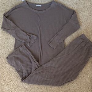 Cozy Women's Sleepwear Set in Taupe
